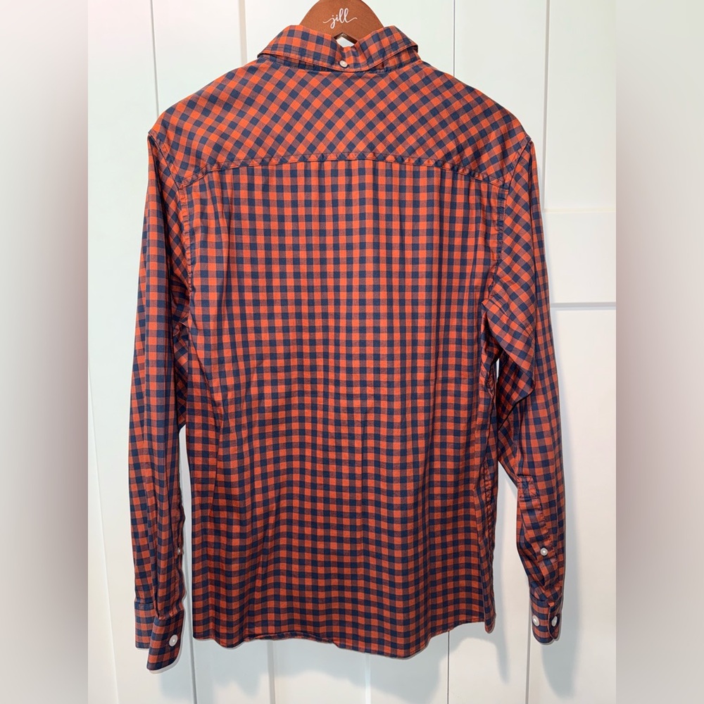 Duluth Trading Co. Men’s Untucked Button Down Shirt, Size M - Picture 5 of 6